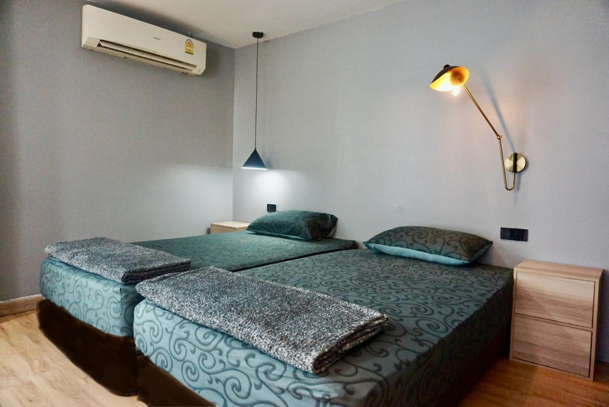 Hash Silom Apartment @ Silom Soi 3 Банкок Екстериор снимка