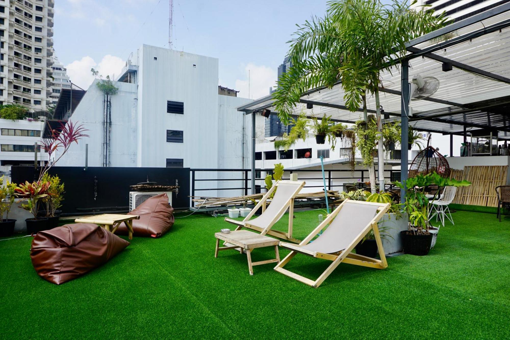 Hash Silom Apartment @ Silom Soi 3 Банкок Екстериор снимка